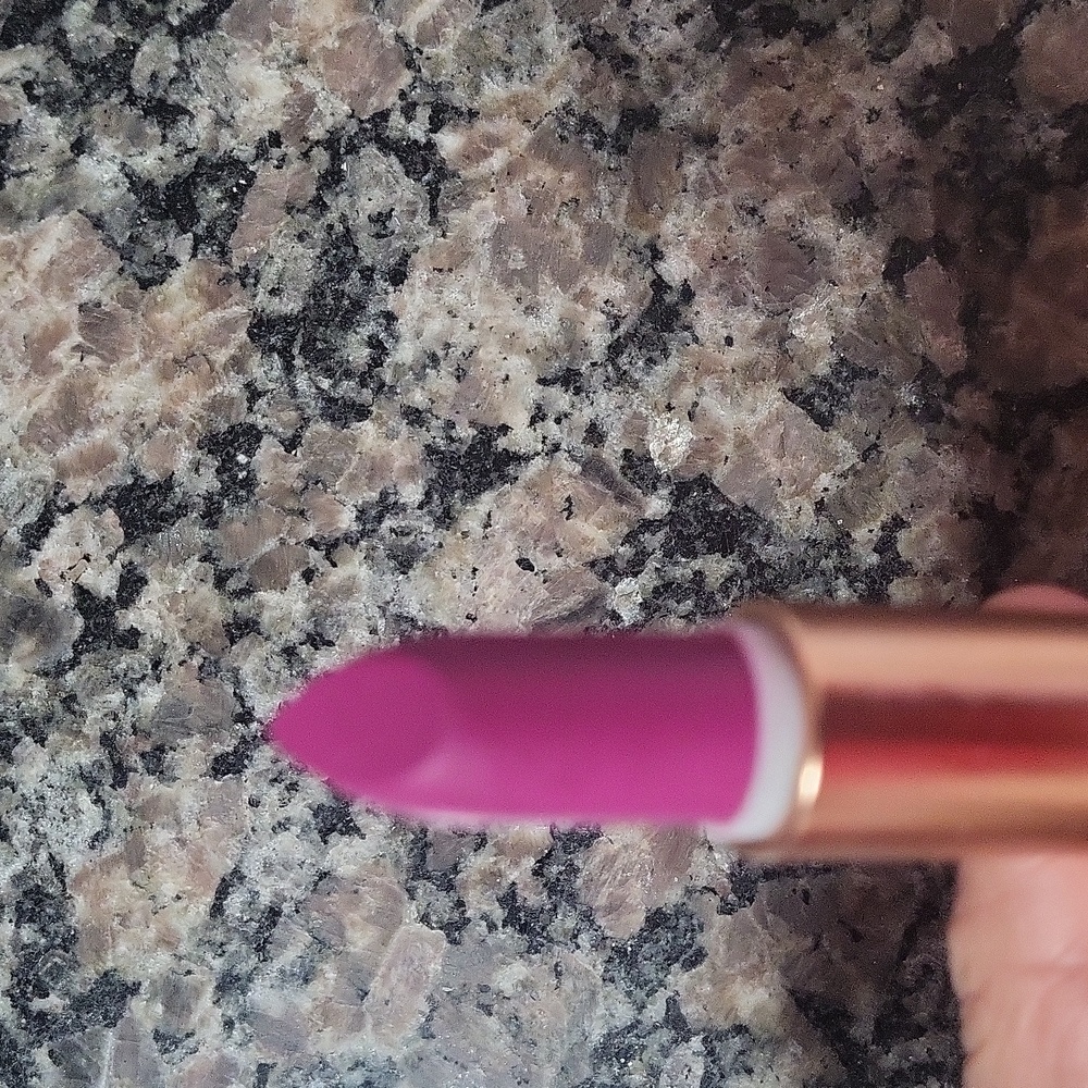 Perich Lipstick in RAZZLE DAZZLE purple very pretty new